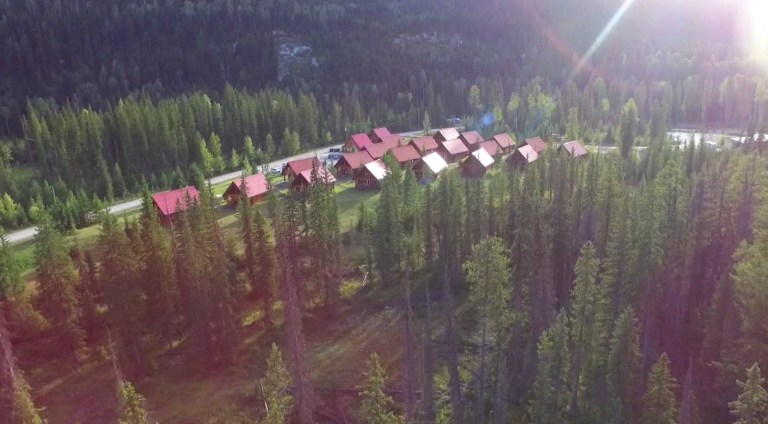 kickin-horse-river-chalets-aerial