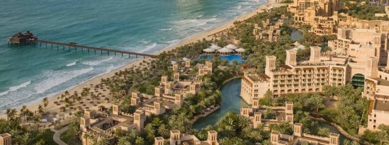 Madinat Jumeirah - Al Qasr hotel and Dar Al Masyaf summer houses - aerial view